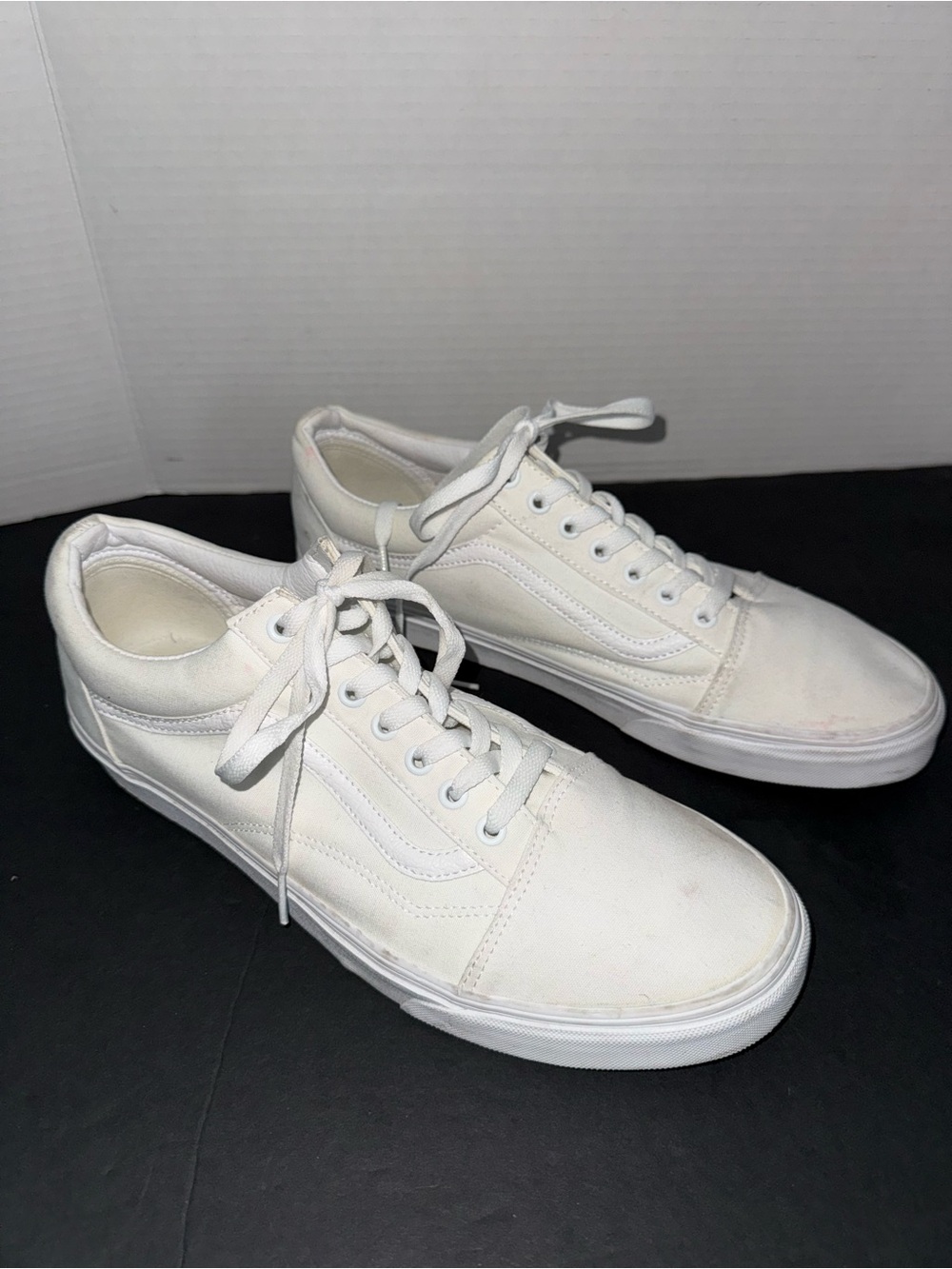 VANS Classic True White Old Skool Lifestyle Icon Side Stripe Skater Sneakers 12